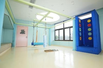 电子产品会加剧孤独症程度 医生建议:6岁以下儿童避免多玩