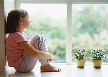 儿童自闭症是因为家长的陪伴太少吗