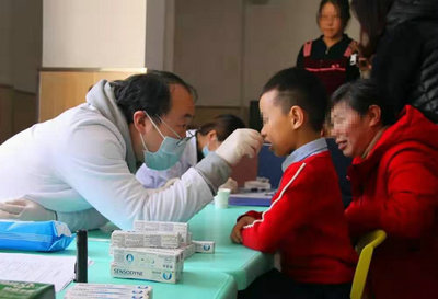 青岛市口腔医院公益医疗队为“星星的孩子”呵护健康笑容