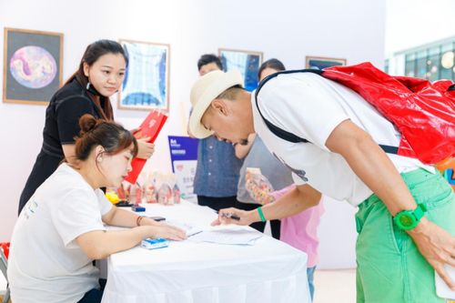 金丝猴食品携手自闭症儿童共绘“我的彩色星空”